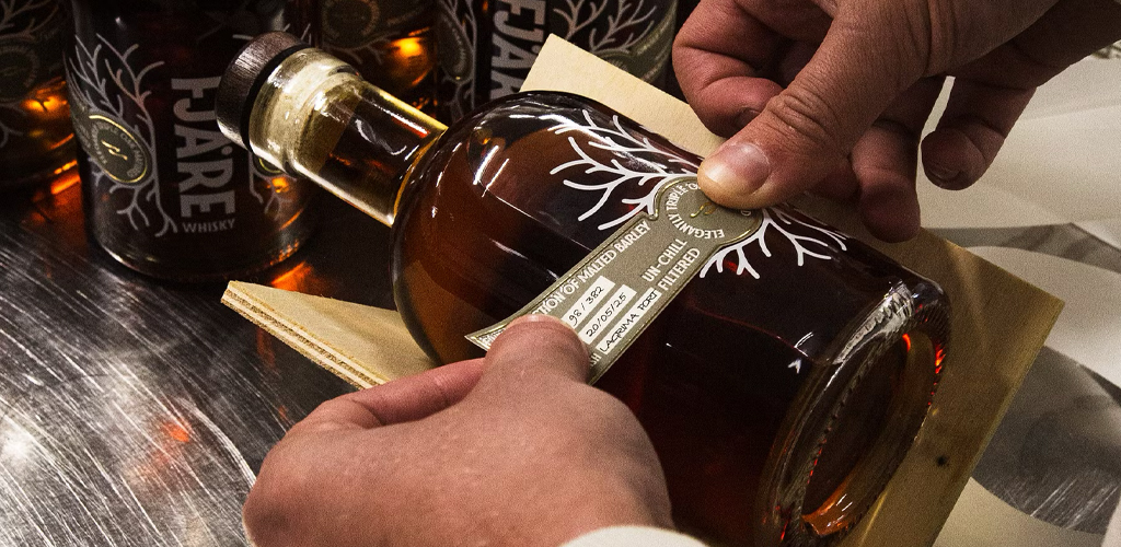 Efter succéerna - Fjäre släpper single malt whisky med portvinskaraktär