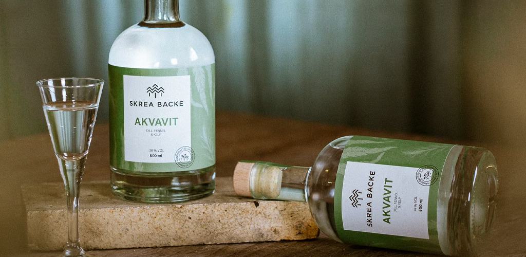 Skrea Backe Akvavit - Midsommarens smakrika följeslagare